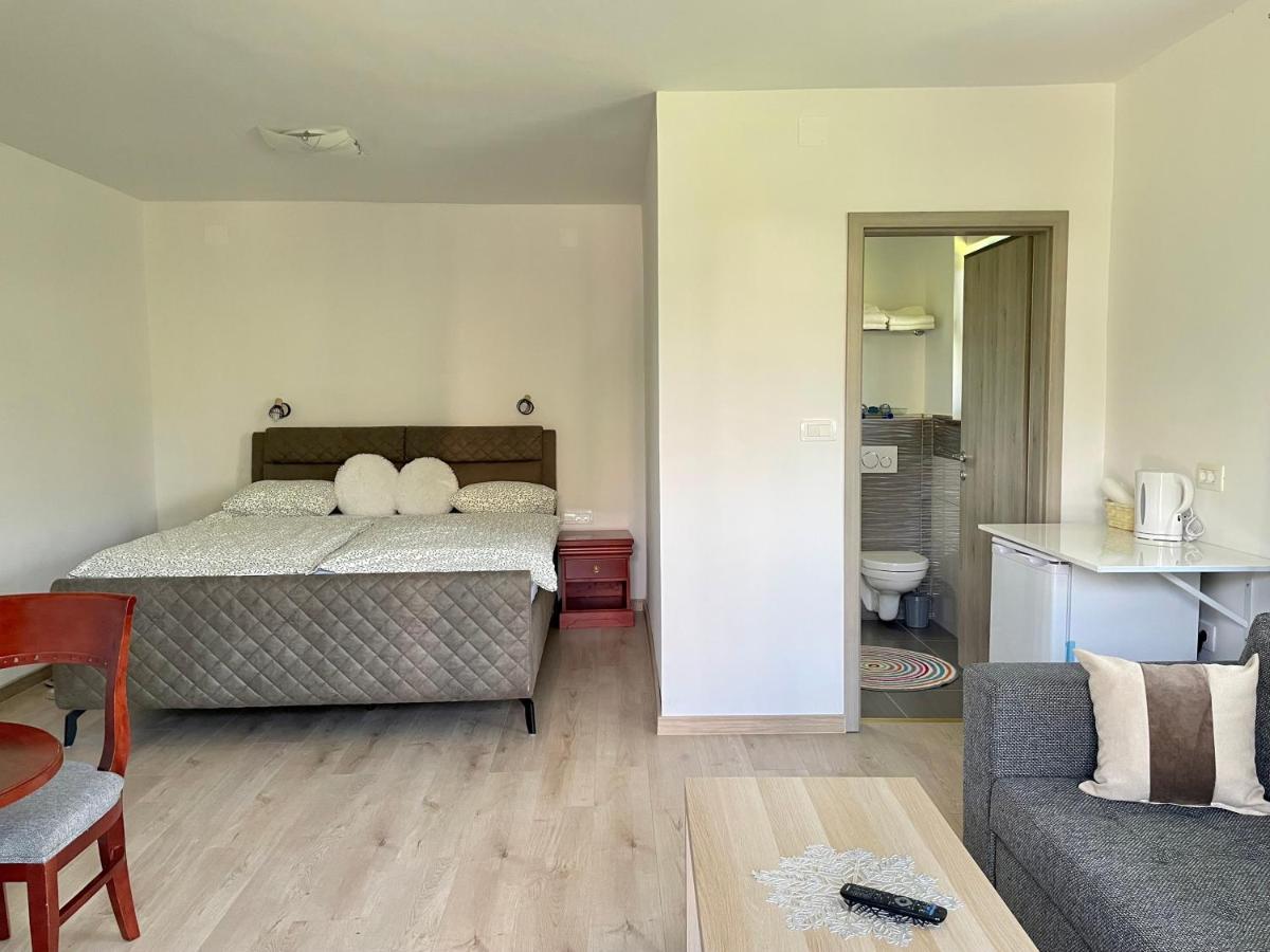 Ana Rooms Блед Екстериор снимка